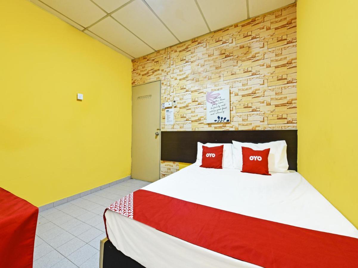 Oyo 90363 Nyamanya Inn Kuantan Buitenkant foto