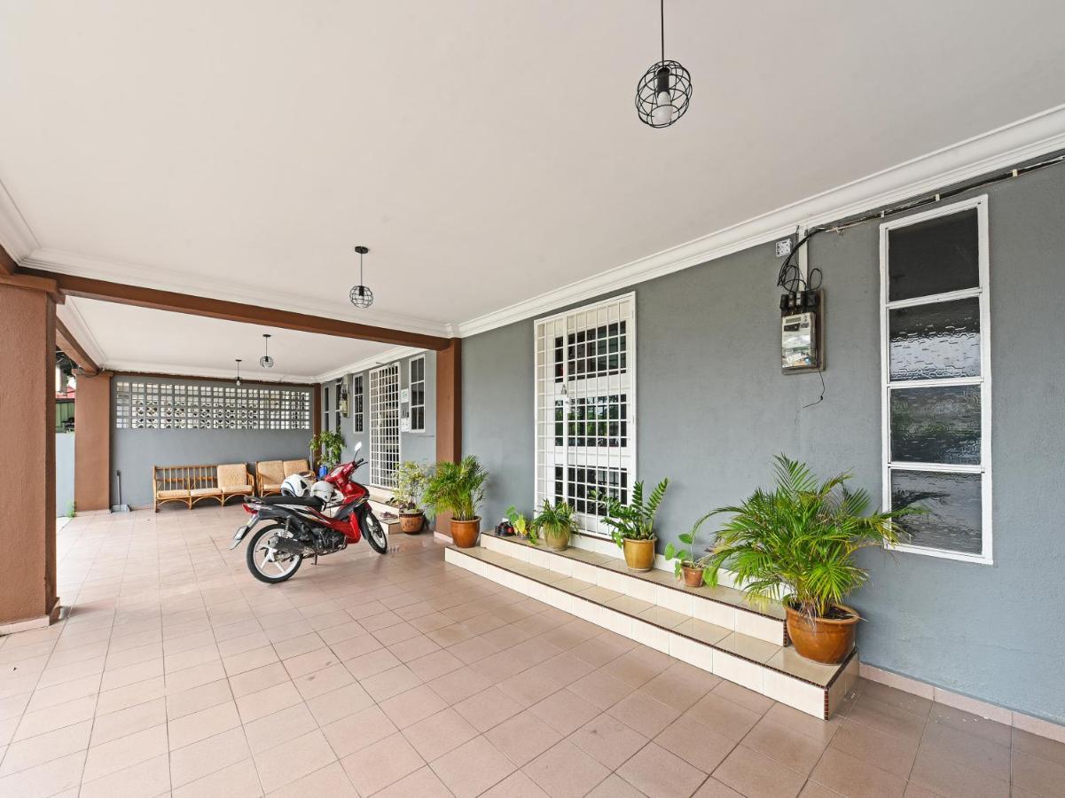 Oyo 90363 Nyamanya Inn Kuantan Buitenkant foto