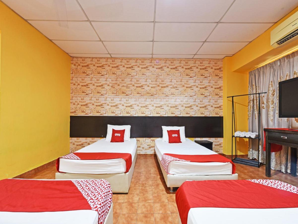 Oyo 90363 Nyamanya Inn Kuantan Buitenkant foto
