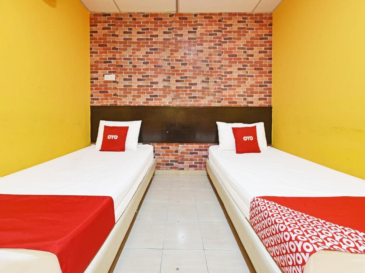 Oyo 90363 Nyamanya Inn Kuantan Buitenkant foto