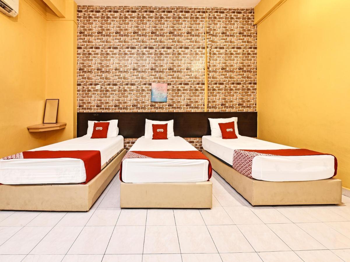 Oyo 90363 Nyamanya Inn Kuantan Buitenkant foto